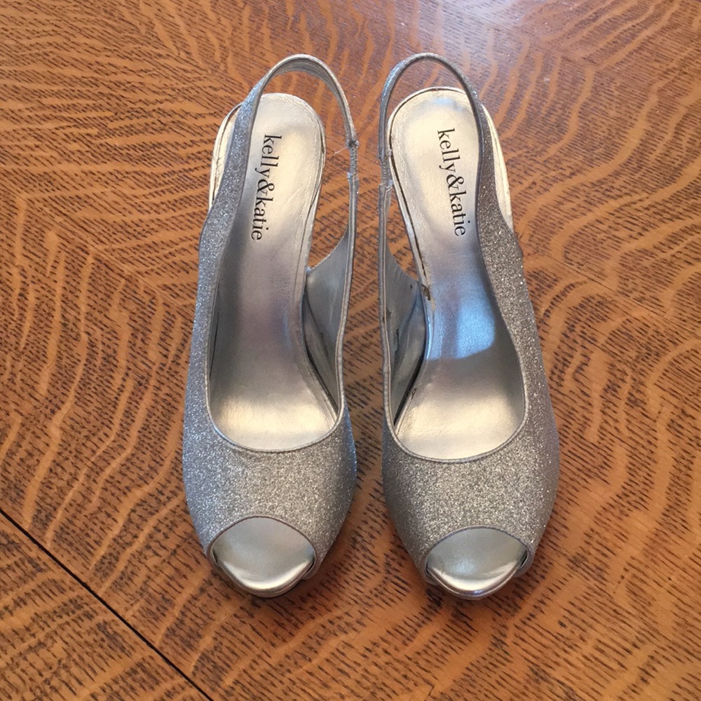 PRICE DROP!! 💕🌺  sparkly high heel sling backs